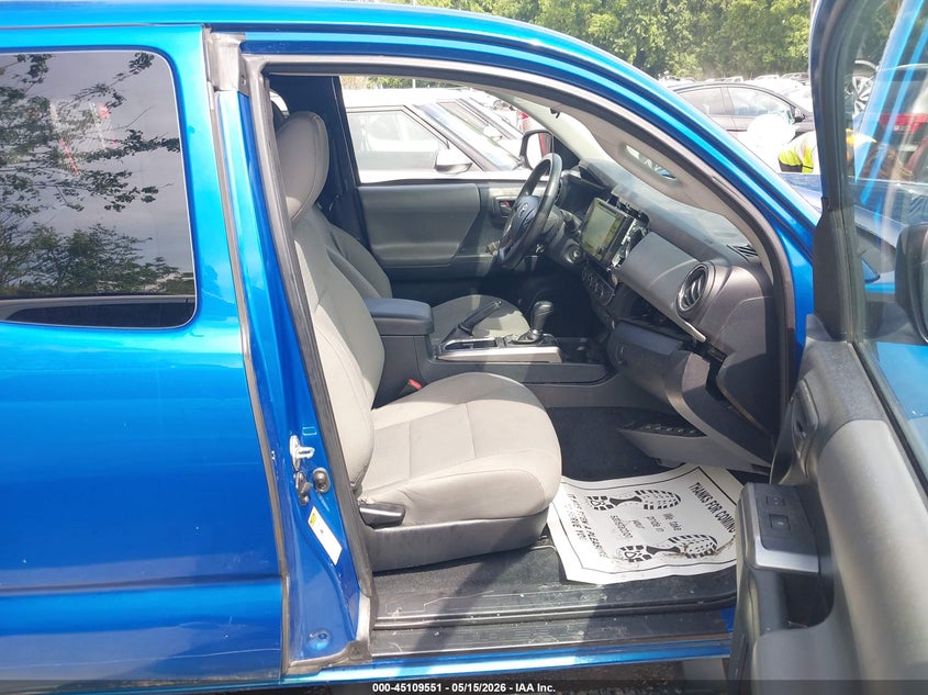 2016 Toyota Tacoma VIN 5TFSX5ENXGX046667 IAAI salvage auction — FRONT & REAR, Salvage (Kansas), sold $4,525 on 2026-07-22 (photo 5)