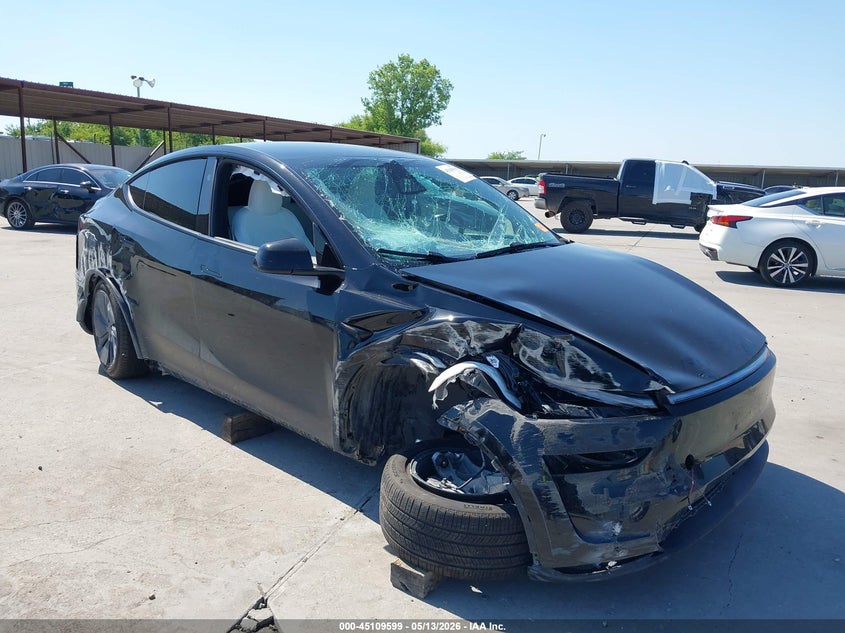 2026 Tesla Model y VIN 7SAYGDED1TA658403 IAAI salvage auction — LEFT & RIGHT, Salvage Title, sold $15,575 on 2026-07-22 (photo 1)