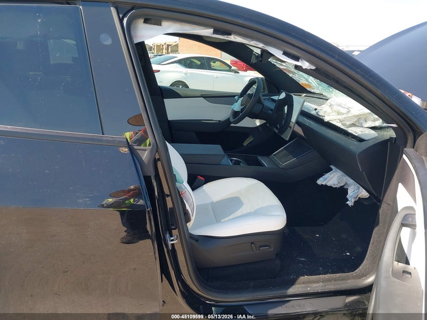 2026 Tesla Model y VIN 7SAYGDED1TA658403 IAAI salvage auction — LEFT & RIGHT, Salvage Title, sold $15,575 on 2026-07-22 (photo 5)