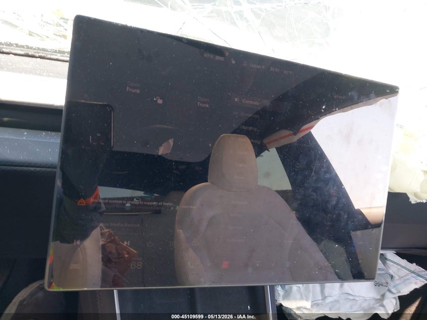 2026 Tesla Model y VIN 7SAYGDED1TA658403 IAAI salvage auction — LEFT & RIGHT, Salvage Title, sold $15,575 on 2026-07-22 (photo 7)