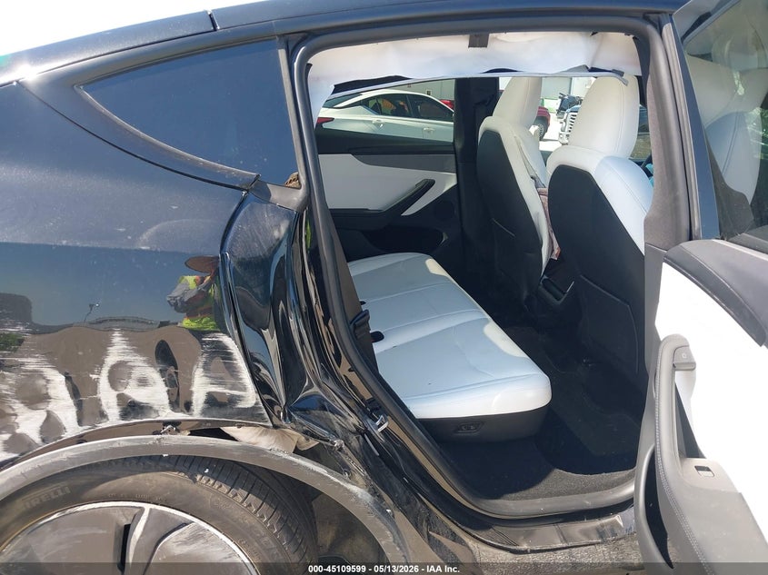 2026 Tesla Model y VIN 7SAYGDED1TA658403 IAAI salvage auction — LEFT & RIGHT, Salvage Title, sold $15,575 on 2026-07-22 (photo 8)