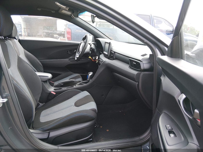 2019 Hyundai Veloster VIN KMHTG6AF6KU008996 IAAI salvage auction — FRONT END, Salvage (Ohio), sold $1,200 on 2026-07-15 (photo 5)