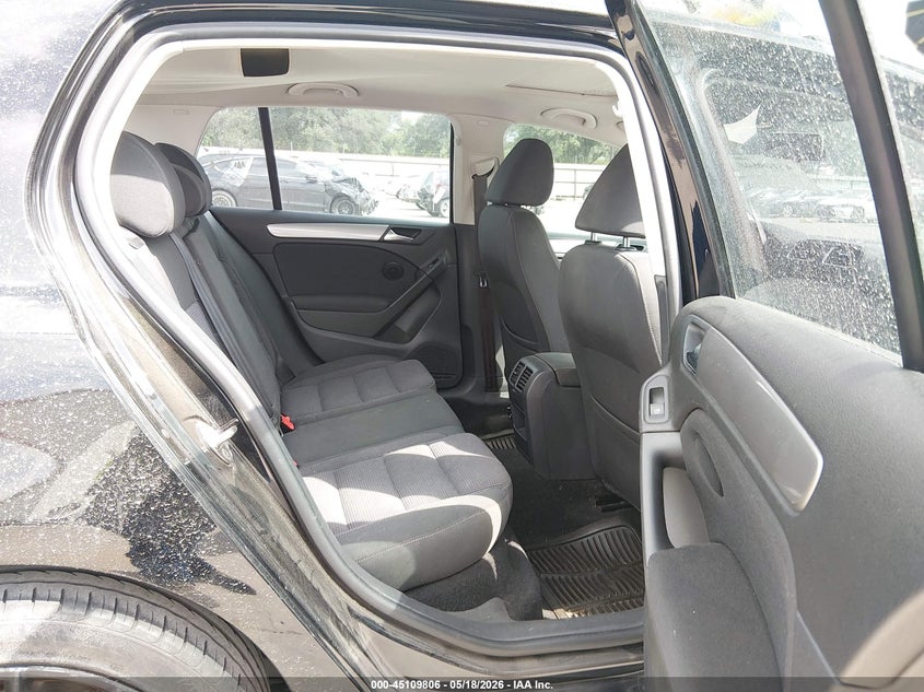 2013 Volkswagen Golf VIN WVWDM7AJ6DW134357 IAAI salvage auction — RIGHT FRONT, Salvage (Oregon), sold $1,400 on 2026-07-28 (photo 8)
