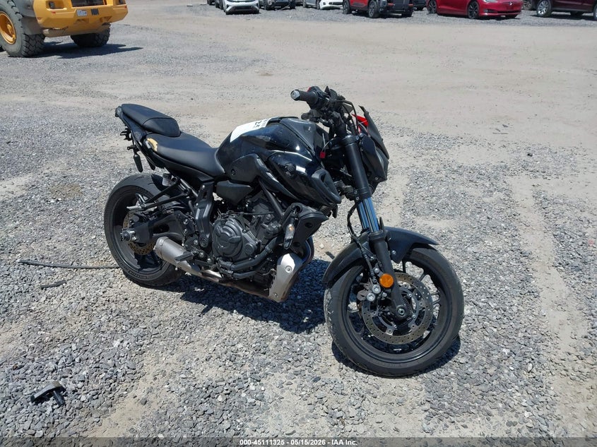 2024 Yamaha Mt VIN JYARM32E7RA010193 IAAI salvage auction — LEFT & RIGHT, Salvage (North Carolina), sold $2,750 on 2026-07-14 (photo 1)