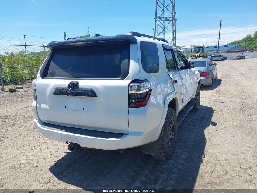 2020 Toyota 4runner VIN JTEBU5JR8L5832003 IAAI salvage auction — RIGHT SIDE, Salvage (Pennsylvania), sold $13,050 on 2026-07-14 (photo 4)
