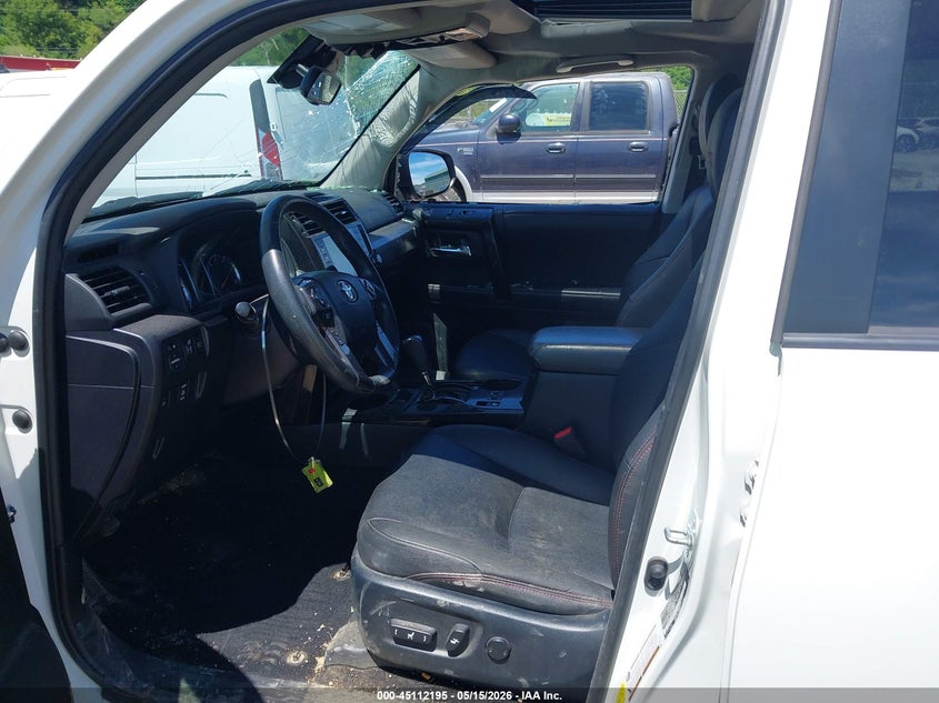 2020 Toyota 4runner VIN JTEBU5JR8L5832003 IAAI salvage auction — RIGHT SIDE, Salvage (Pennsylvania), sold $13,050 on 2026-07-14 (photo 5)