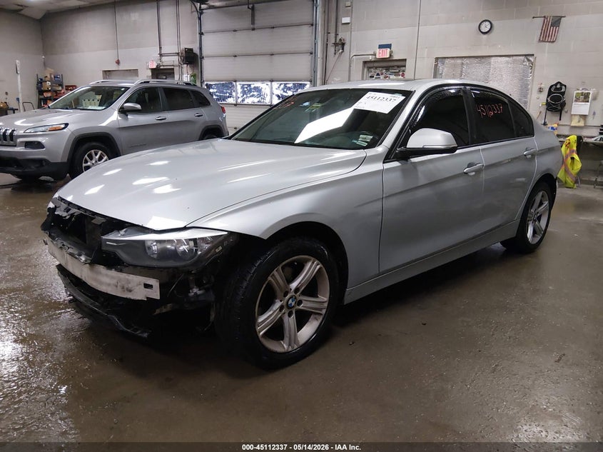 2013 BMW 3er VIN WBA3B5C53DF596460 IAAI salvage auction — FRONT & REAR, Salvage (Maine), sold $875 on 2026-07-20 (photo 2)