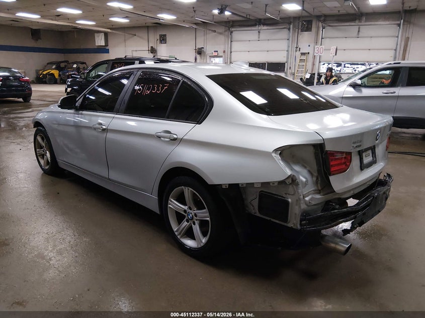 2013 BMW 3er VIN WBA3B5C53DF596460 IAAI salvage auction — FRONT & REAR, Salvage (Maine), sold $875 on 2026-07-20 (photo 3)