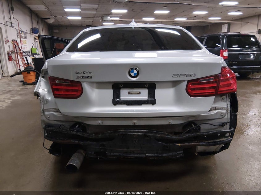 2013 BMW 3er VIN WBA3B5C53DF596460 IAAI salvage auction — FRONT & REAR, Salvage (Maine), sold $875 on 2026-07-20 (photo 6)