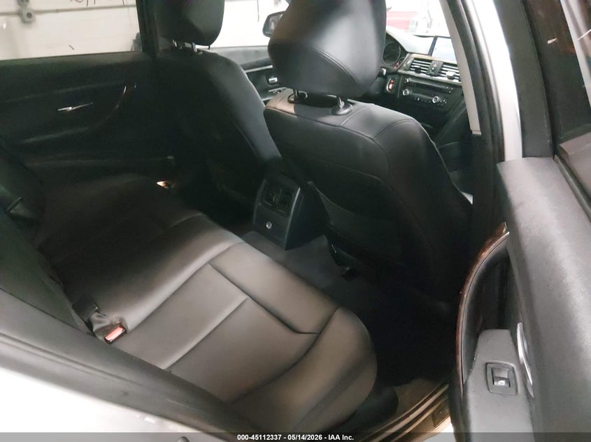 2013 BMW 3er VIN WBA3B5C53DF596460 IAAI salvage auction — FRONT & REAR, Salvage (Maine), sold $875 on 2026-07-20 (photo 8)