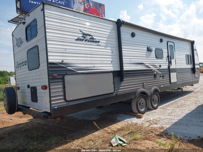 2023 Other Other VIN 1UJBC0BSXP1750217 IAAI salvage auction — HAIL, Salvage (Missouri), sold $4,350 on 2026-07-30 (photo 4)