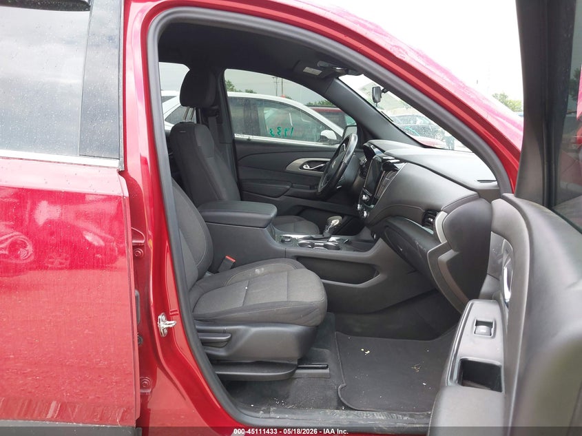 2023 Chevrolet Traverse VIN 1GNERGKW4PJ114455 IAAI salvage auction — HAIL, Clear (Missouri), sold $10,375 on 2026-07-30 (photo 5)