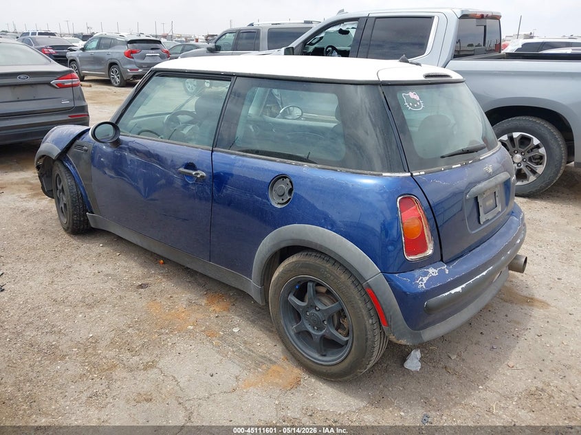 2004 Mini Cooper VIN WMWRC334X4TJ57258 IAAI salvage auction — SIDE, Salvage (Texas), sold $75 on 2026-07-14 (photo 3)