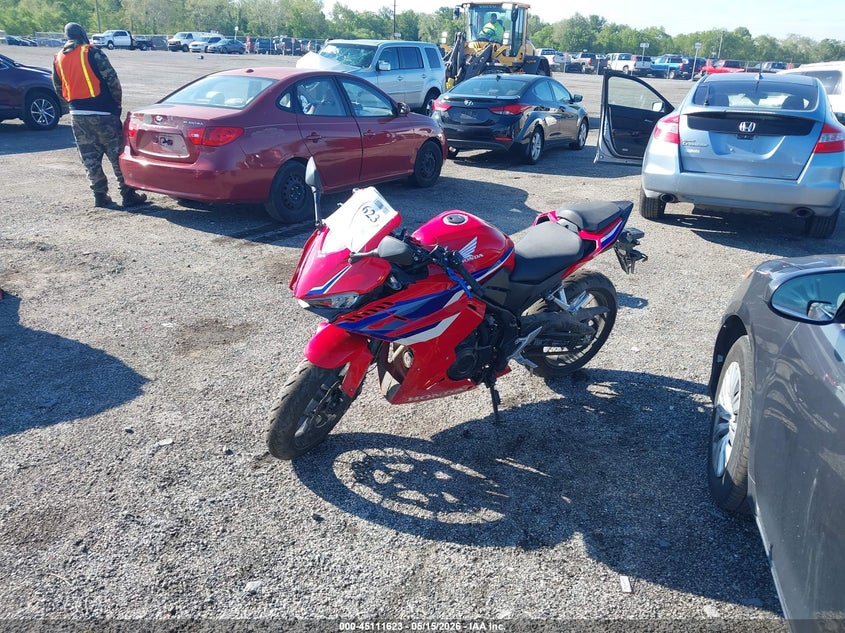 2025 Honda Cbr VIN MLHPC7059S5102510 IAAI salvage auction — LEFT FRONT, Salvage - Greater Than 75% (Maryland), sold $1,650 on 2026-07-15 (photo 2)