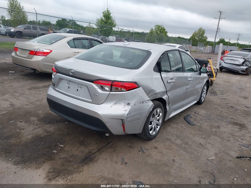 2025 Toyota Corolla VIN 5YFB4MDE4SP353862 IAAI salvage auction — RIGHT SIDE, Salvage (Virginia), sold $5,900 on 2026-07-14 (photo 4)