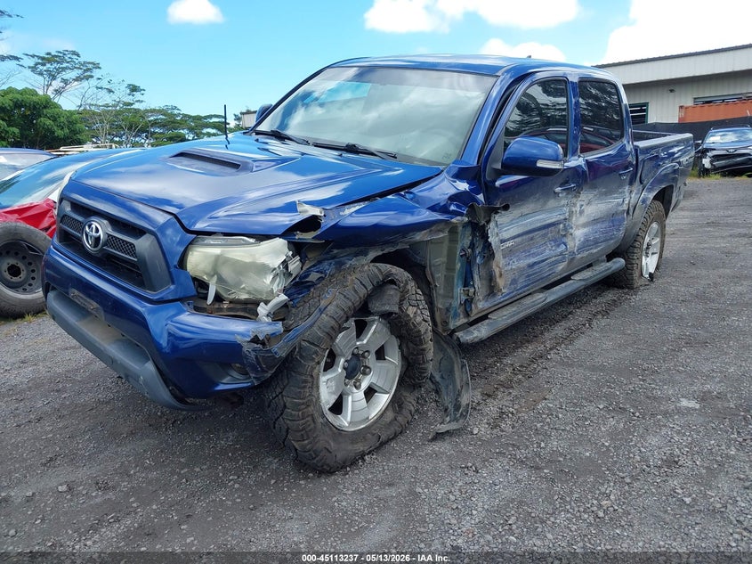 2015 Toyota Tacoma VIN 5TFLU4EN4FX131686 IAAI salvage auction — LEFT & RIGHT, Salvage (Hawaii), sold $1,250 on 2026-07-28 (photo 2)