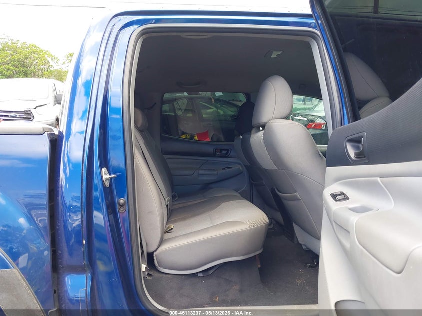 2015 Toyota Tacoma VIN 5TFLU4EN4FX131686 IAAI salvage auction — LEFT & RIGHT, Salvage (Hawaii), sold $1,250 on 2026-07-28 (photo 8)