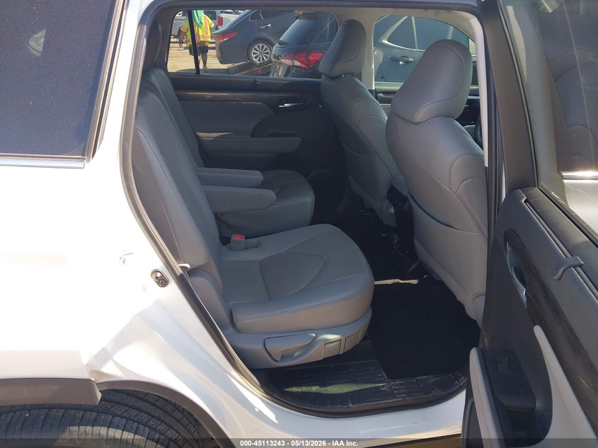 2020 Toyota Highlander VIN 5TDDZRBH1LS045531 IAAI salvage auction — ROOF, Original (Texas), sold $14,100 on 2026-07-29 (photo 8)