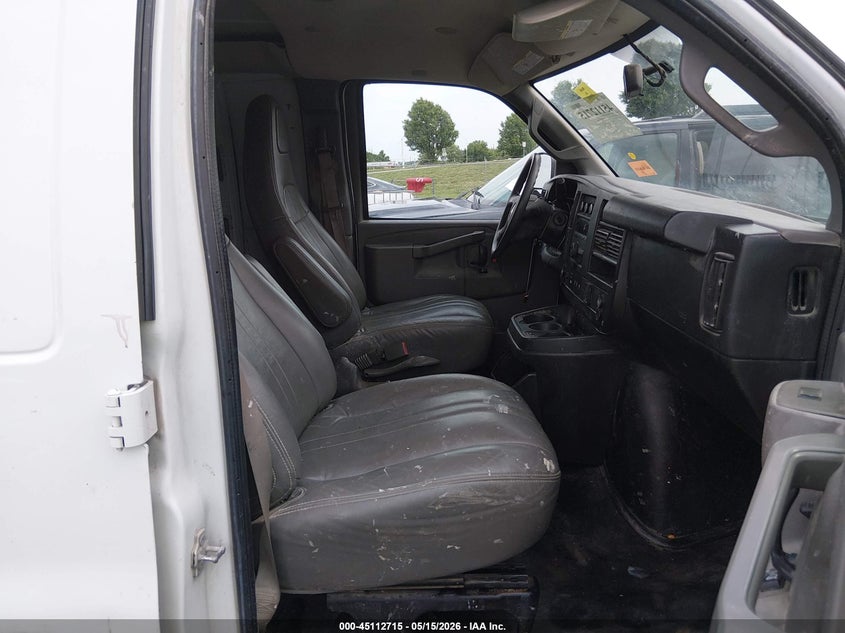 2019 Chevrolet Express VIN 1GCWGBFP5K1147529 IAAI salvage auction — SIDE, Salvage (Missouri), sold $2,800 on 2026-07-10 (photo 5)