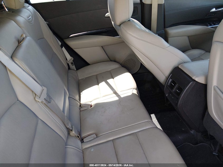 2019 Cadillac Xt4 VIN 1GYFZDR40KF130464 IAAI salvage auction — SIDE, Salvage Title, sold $5,800 on 2026-08-02 (photo 8)