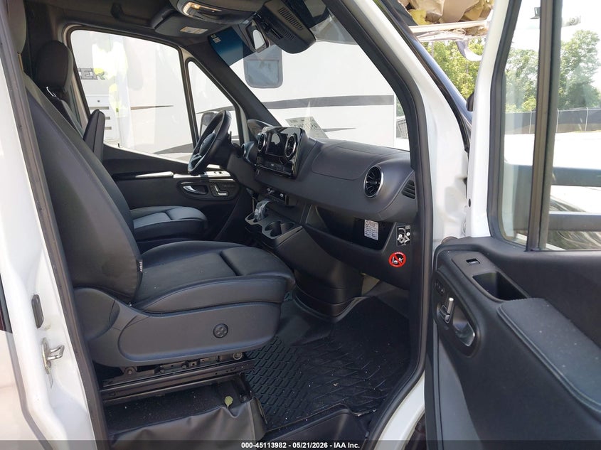 2021 Mercedes-benz Sprinter VIN W1X8E33YXMN176554 IAAI salvage auction — STORM DAMAGE, Clear (South Carolina), sold $40,250 on 2026-07-22 (photo 5)