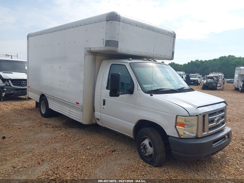 2009 Ford E-450 VIN 1FDXE45S49DA10470 — IAAI salvage auction photo