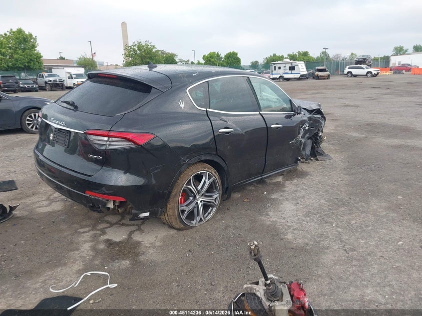 2023 Maserati Levante VIN ZN661XUA2PX411533 IAAI salvage auction — ENGINE DAMAGE, Salvage (Pennsylvania), sold $3,850 on 2026-07-10 (photo 4)