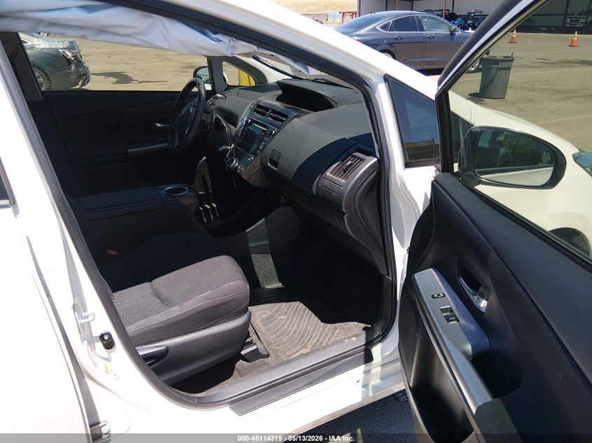 2017 Toyota VIN JTDZN3EU9HJ072049 IAAI salvage auction — SIDE, Wait Title, sold $2,600 on 2026-08-02 (photo 5)