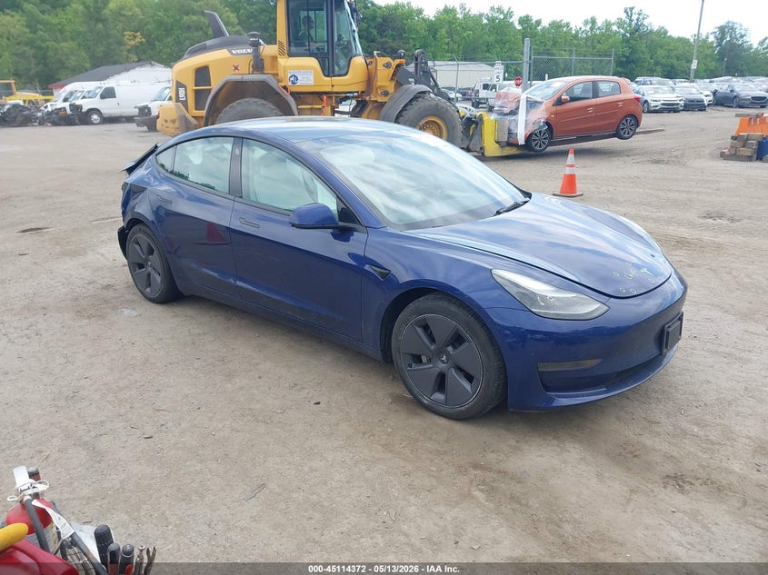 2023 Tesla Model 3 VIN 5YJ3E1EA1PF490384 IAAI salvage auction — RIGHT REAR, Salvage Title, sold $6,900 on 2026-07-30 (photo 1)