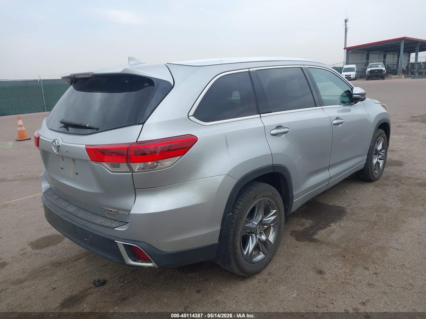 2017 Toyota Highlander VIN 5TDDZRFH8HS391738 IAAI salvage auction — HAIL, Regular (South Dakota), sold $10,300 on 2026-07-14 (photo 4)
