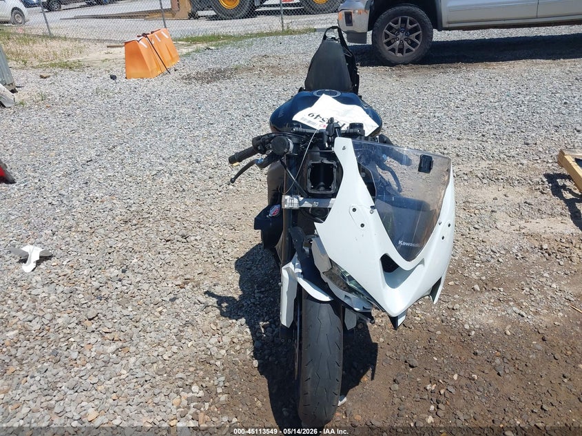 2026 Kawasaki Zx VIN JKBZXJJ16TA038191 IAAI salvage auction — FRONT & REAR, Salvage (Mississippi), sold $1,750 on 2026-07-17 (photo 5)