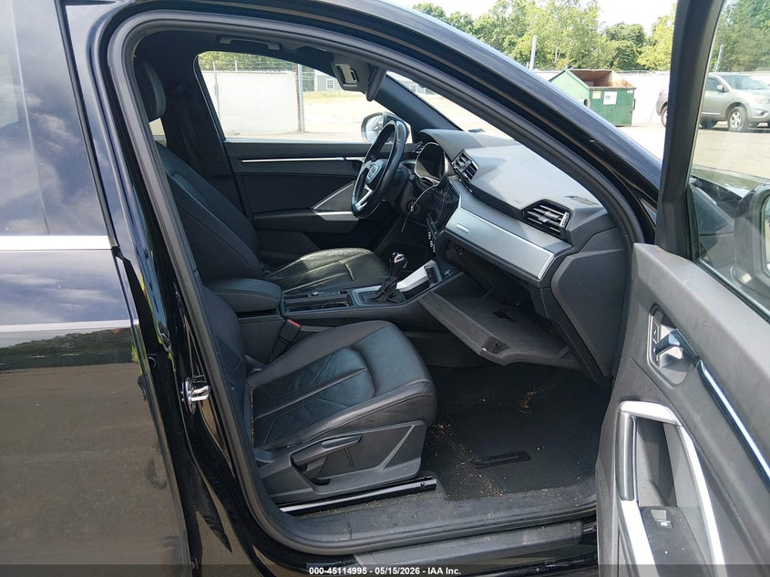 2020 Audi Q3 VIN WA1AECF39L1021463 IAAI salvage auction — LEFT SIDE, Salvage (Mississippi), sold $4,300 on 2026-08-15 (photo 5)