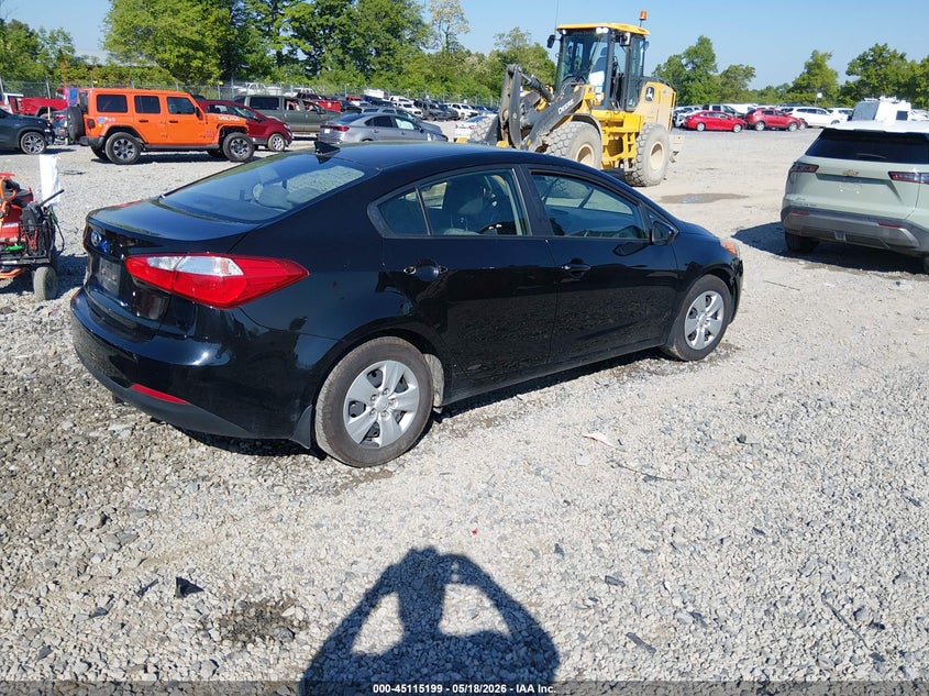 2015 Kia Forte VIN KNAFK4A63F5320601 IAAI salvage auction — SIDE, Salvage (West Virginia), sold $450 on 2026-07-08 (photo 4)