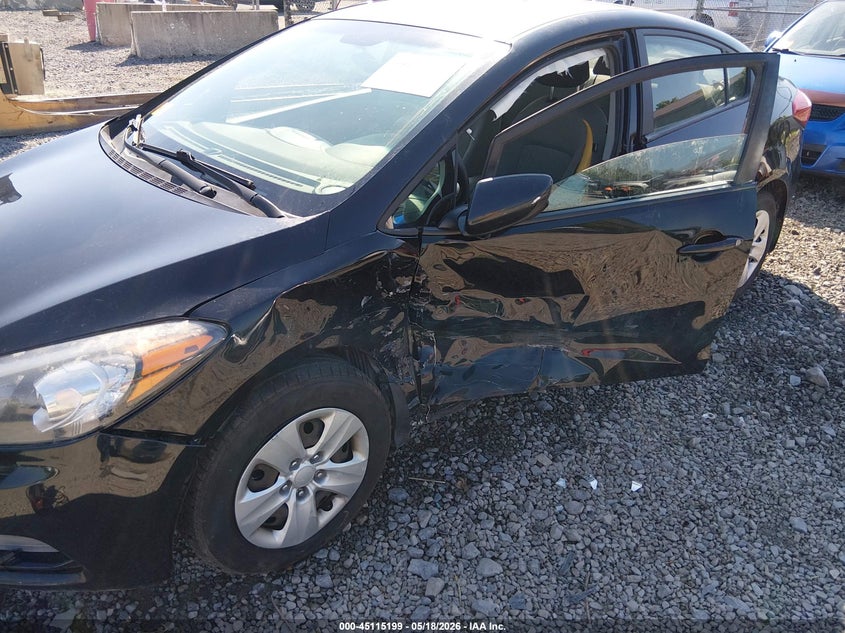 2015 Kia Forte VIN KNAFK4A63F5320601 IAAI salvage auction — SIDE, Salvage (West Virginia), sold $450 on 2026-07-08 (photo 6)