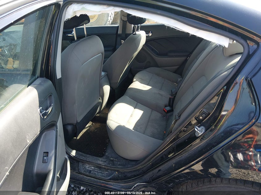 2015 Kia Forte VIN KNAFK4A63F5320601 IAAI salvage auction — SIDE, Salvage (West Virginia), sold $450 on 2026-07-08 (photo 8)
