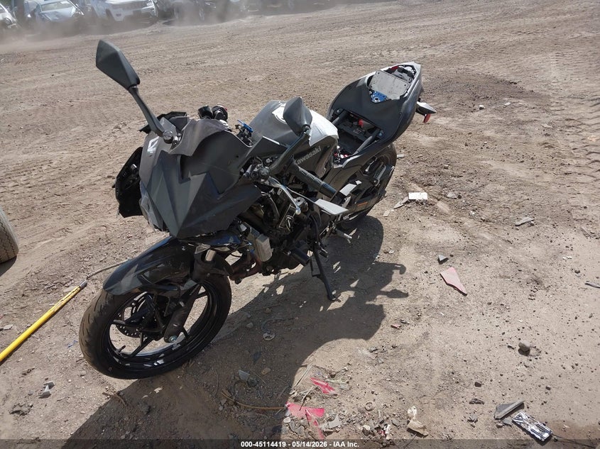 2025 Kawasaki Ninja VIN ML5EXGG14SDA59294 IAAI salvage auction — ALL OVER, Salvage (Ohio), sold $425 on 2026-07-28 (photo 2)