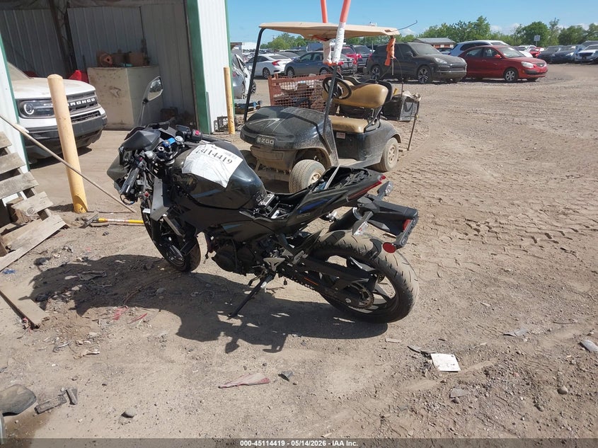 2025 Kawasaki Ninja VIN ML5EXGG14SDA59294 IAAI salvage auction — ALL OVER, Salvage (Ohio), sold $425 on 2026-07-28 (photo 3)