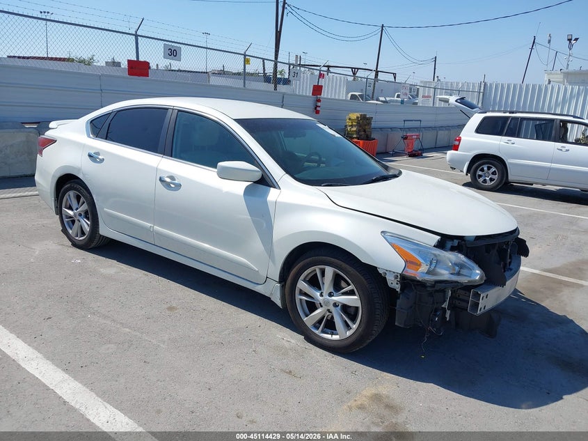 2015 Nissan Altima VIN 1N4AL3AP9FC144054 IAAI salvage auction — FRONT END, Salvage (California), sold $1,100 on 2026-07-09 (photo 1)