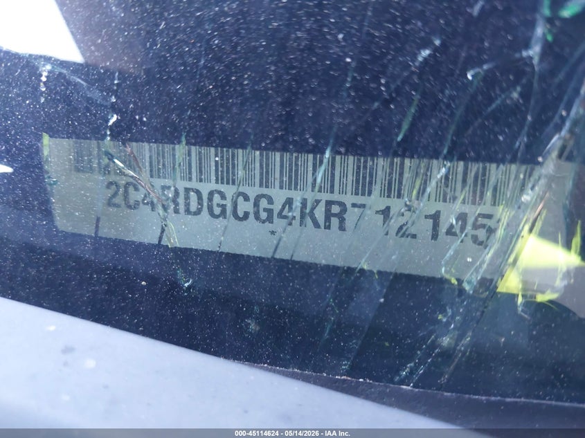 2019 Dodge Caravan VIN 2C4RDGCG4KR712145 IAAI salvage auction — SIDE, Salvage Title, sold $500 on 2026-08-28 (photo 9)