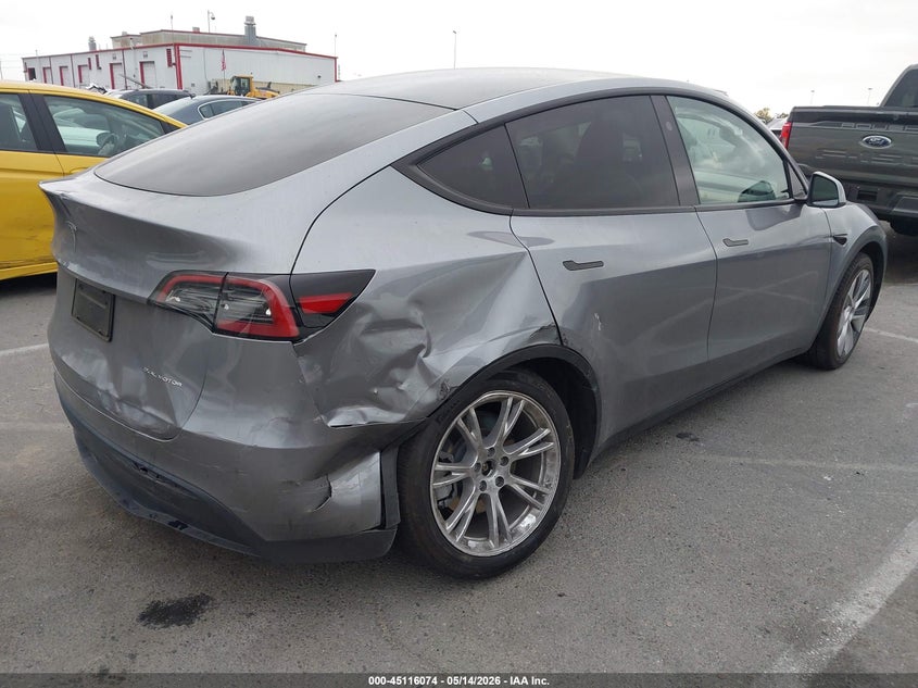 2024 Tesla Model y VIN 7SAYGDEE7RA284610 IAAI salvage auction — RIGHT REAR, Salvage (California), sold $11,050 on 2026-07-09 (photo 4)