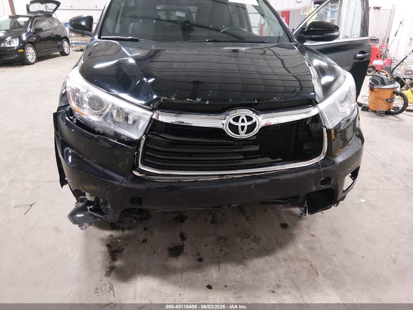 2014 Toyota Highlander VIN 5TDDKRFH0ES029404 IAAI salvage auction — FRONT END, Regular Certificate (Iowa), sold $7,300 on 2026-07-30 (photo 6)
