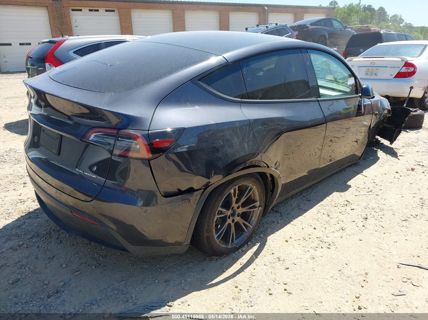 2024 Tesla Model y VIN 7SAYGAEEXRF106806 IAAI salvage auction — SIDE, Salvage (North Carolina), sold $13,250 on 2026-07-16 (photo 4)