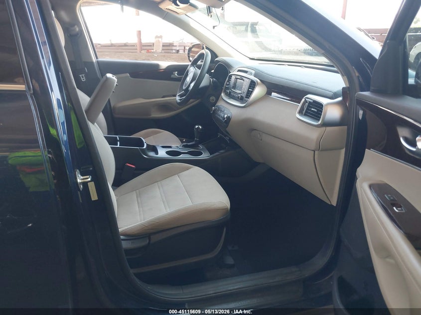 2017 Kia Sorento VIN 5XYPGDA51HG334135 IAAI salvage auction — FRONT & REAR, Salvage (Arizona), sold $3,550 on 2026-07-07 (photo 5)