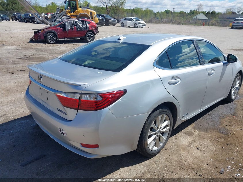 2013 Lexus VIN JTHBW1GG5D2027400 IAAI salvage auction — LEFT SIDE, Junk Bill Of Sale Mv2459 (Wisconsin), sold $1,650 on 2026-07-07 (photo 4)
