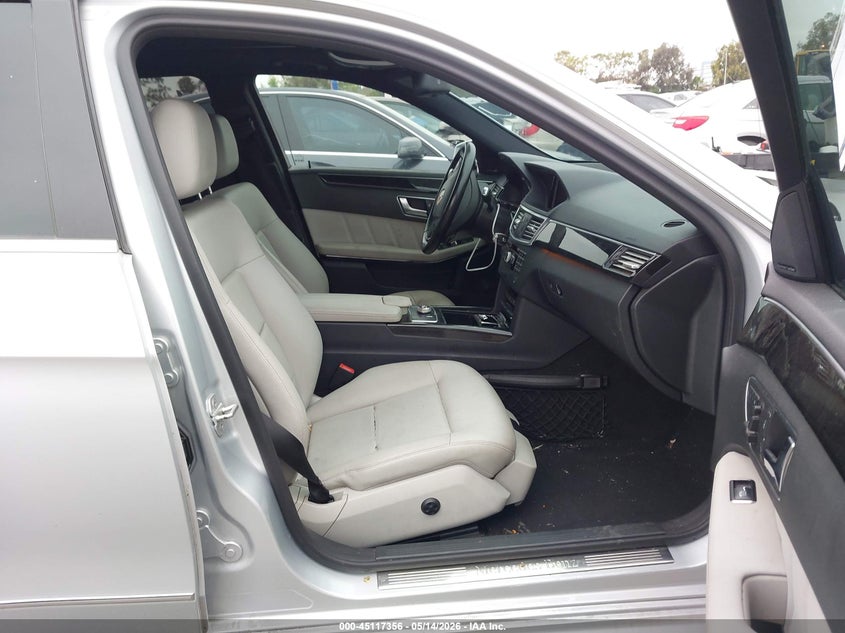 2012 Mercedes-benz E-klasse VIN WDDHF5KB2CA565058 IAAI salvage auction — NORMAL WEAR, Salvage (California), sold $1,200 on 2026-07-30 (photo 5)