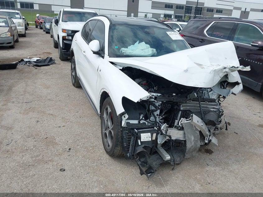 2022 Alfa romeo Stelvio VIN ZASPAKBN7N7D39120 IAAI salvage auction — FRONT END, Salvage (Texas), sold $1,600 on 2026-07-07 (photo 1)