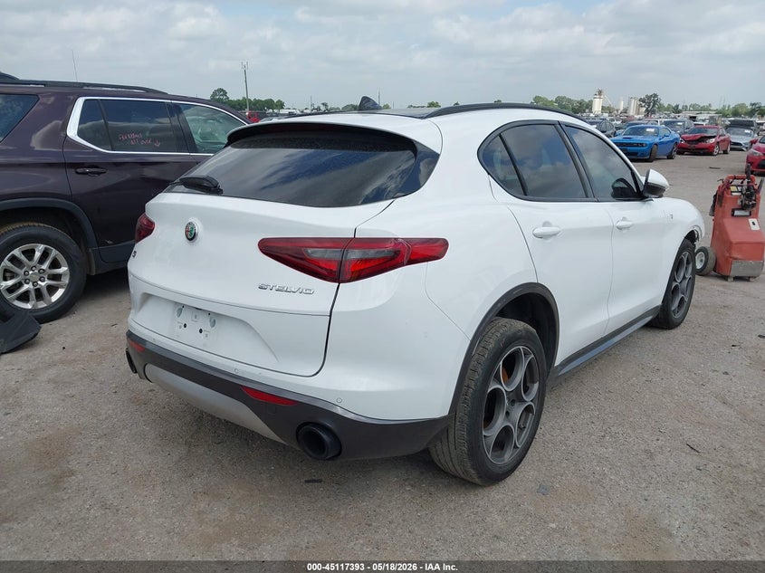 2022 Alfa romeo Stelvio VIN ZASPAKBN7N7D39120 IAAI salvage auction — FRONT END, Salvage (Texas), sold $1,600 on 2026-07-07 (photo 4)