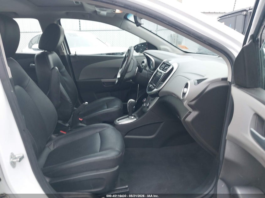 2020 Chevrolet SONIC VIN 1G1JF5SB4L4113907 IAAI salvage auction — LEFT & RIGHT, Salvage Title, sold $2,700 on 2026-08-02 (photo 5)
