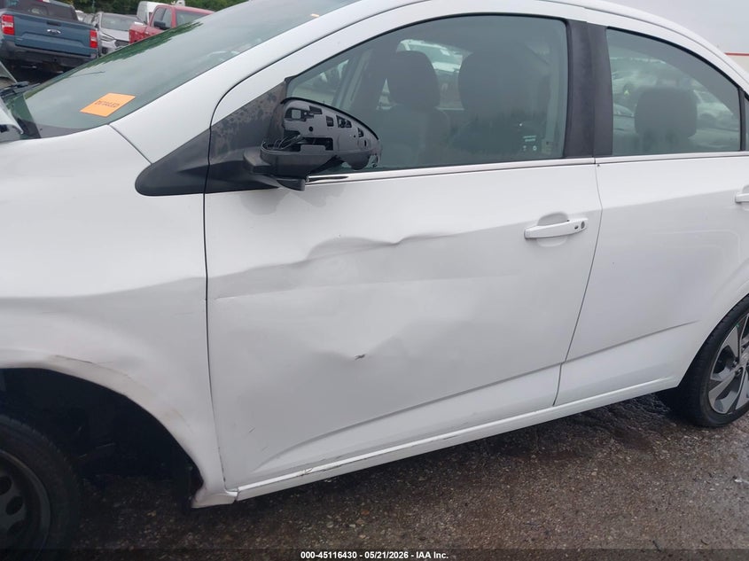 2020 Chevrolet SONIC VIN 1G1JF5SB4L4113907 IAAI salvage auction — LEFT & RIGHT, Salvage Title, sold $2,700 on 2026-08-02 (photo 6)