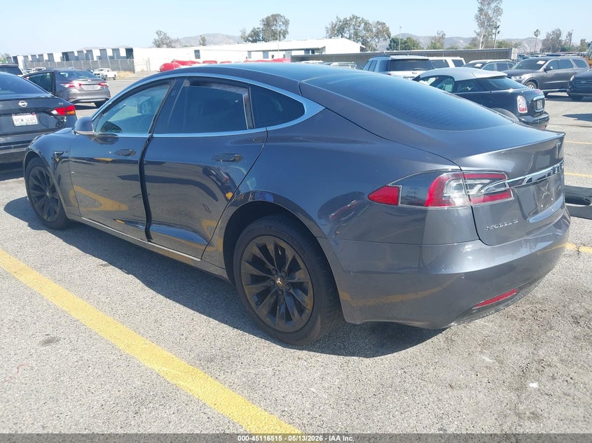 2018 Tesla Model s VIN 5YJSA1E27JF247833 IAAI salvage auction — SIDE, Salvage (California), sold $7,200 on 2026-07-16 (photo 3)